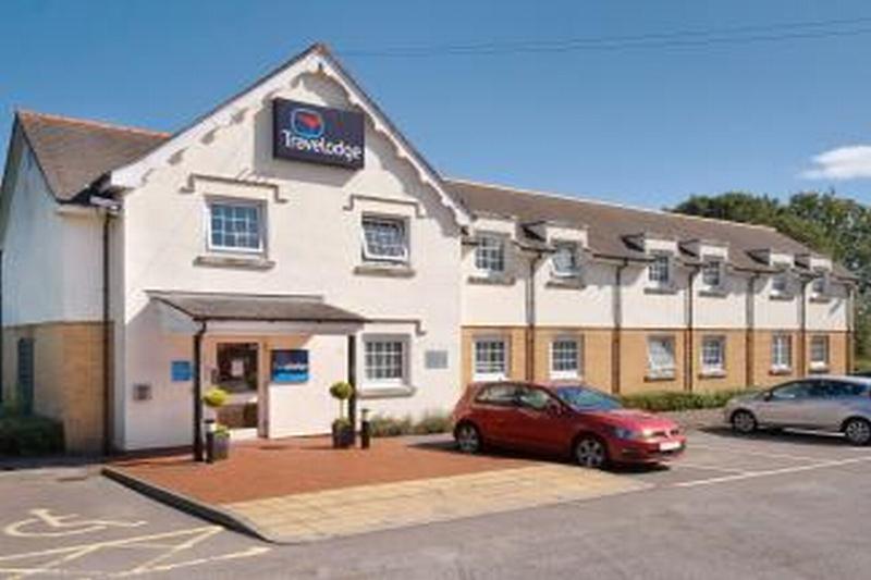 Travelodge Cardiff Airport Barry Esterno foto