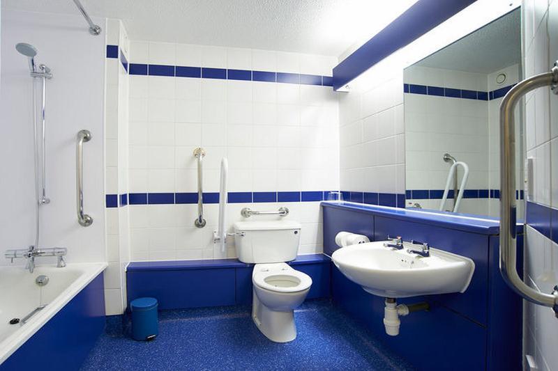 Travelodge Cardiff Airport Barry Esterno foto